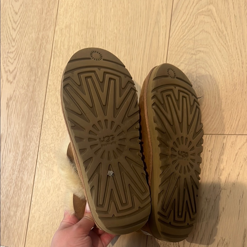 Uggs - Picture 5 of 5
